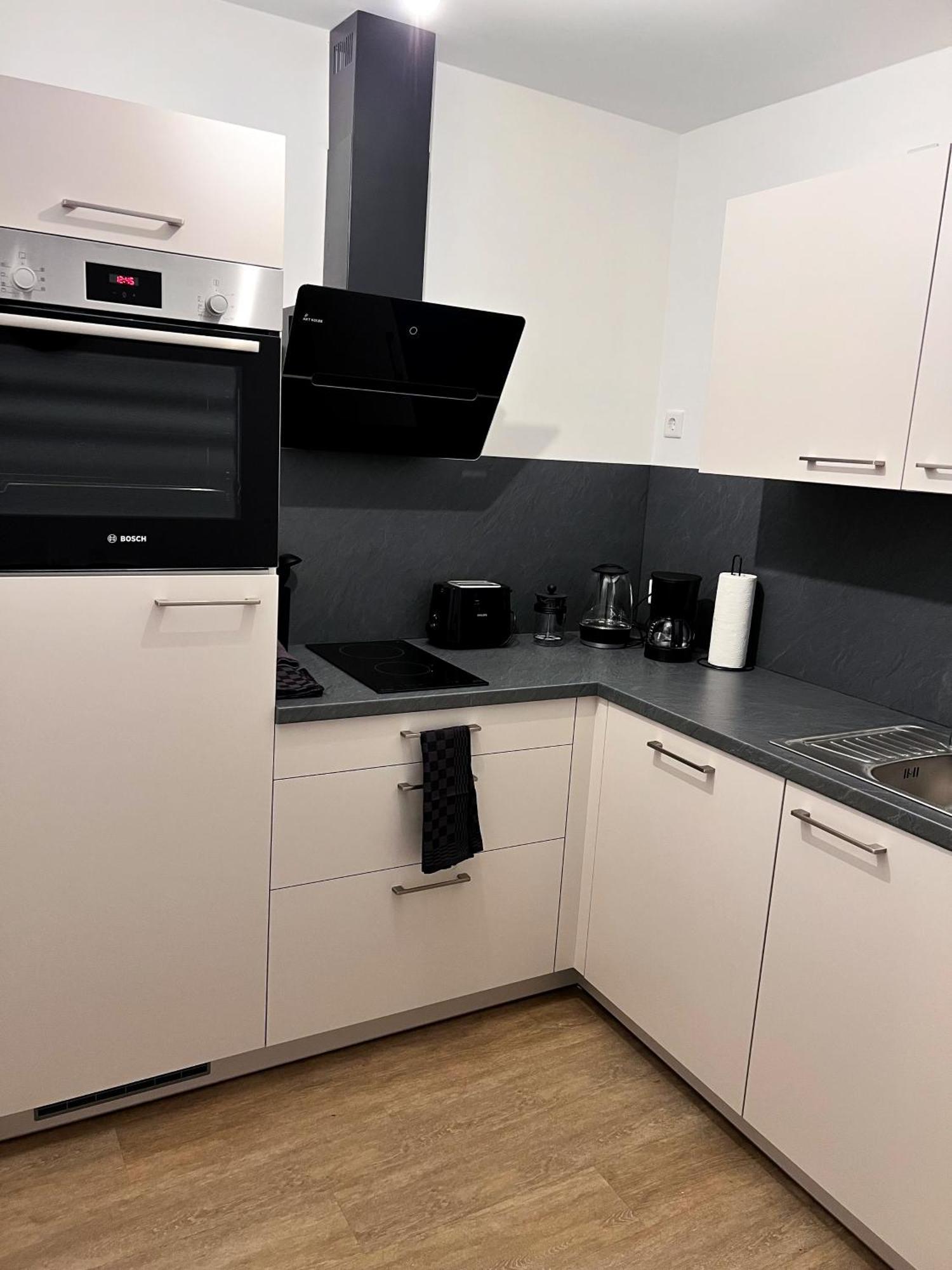 Zentrale Wohlfuehloase Mit Parkplatz Apartment Osnabrueck Exterior photo